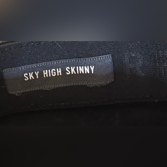 Torrid Sky High Skinny Black Distressed Stretch Premium Jeans size 22R - Picture 12 of 13